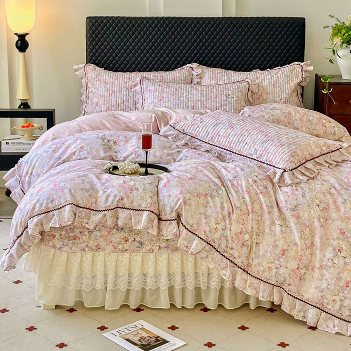 91家纺网 家纺一手货源 找家纺 胜权家纺 2026新款A类全棉法式13372数码印花夹棉床盖四件套系列 妙颜粉