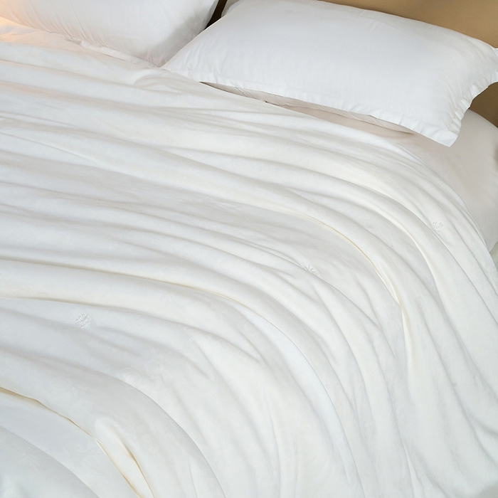 91家纺网 家纺一手货源 找家纺 茧月家纺 2026新款全棉纯棉提花蚕丝被被子被芯100%蚕丝填充 国标合格品 支持检测 白色