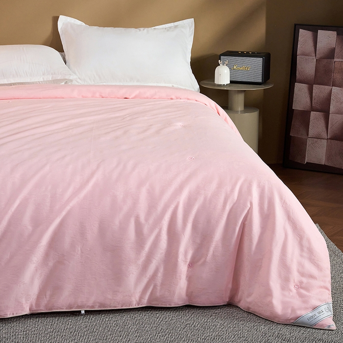 91家纺网 家纺一手货源 找家纺 茧月家纺 2026新款全棉纯棉提花蚕丝被被子被芯100%蚕丝填充 国标合格品 支持检测 粉玉