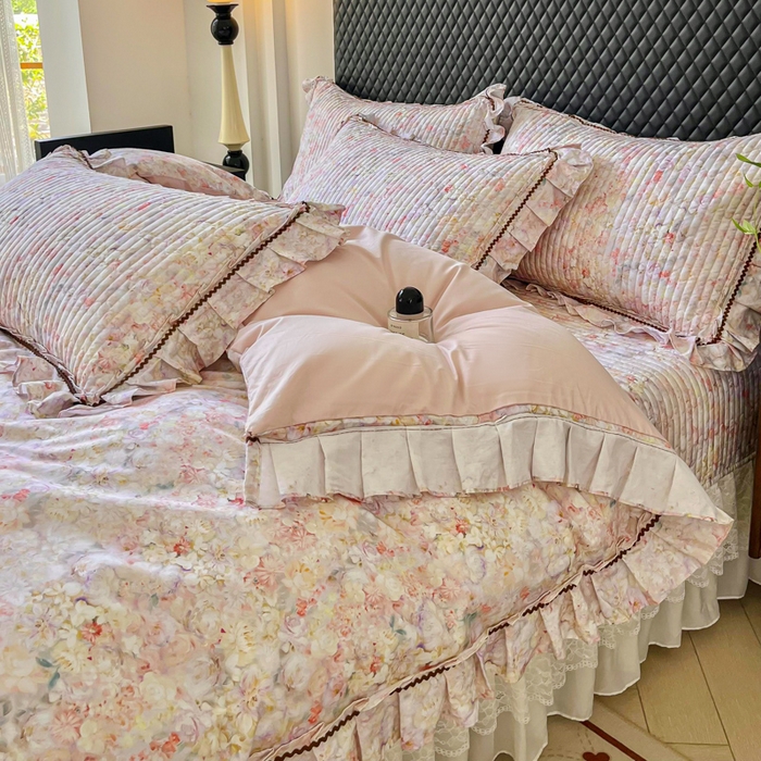 91家纺网 家纺一手货源 找家纺 胜权家纺 2026新款A类全棉法式13372数码印花夹棉床盖四件套系列 妙颜粉