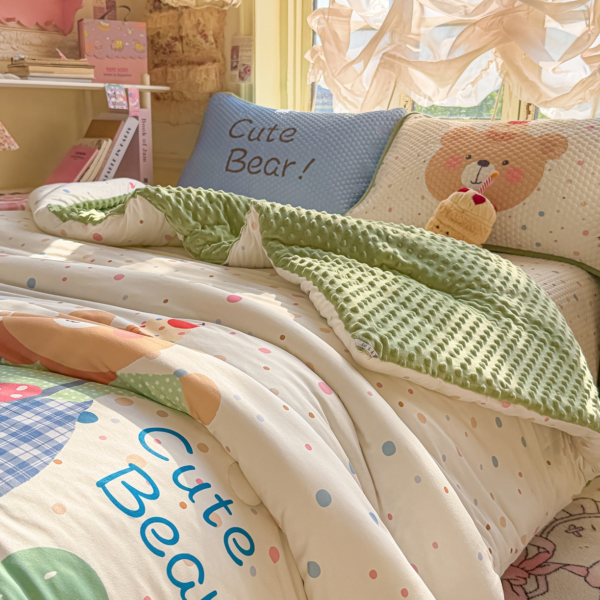 91家纺网 家纺一手货源 找家纺 丫丫家纺 2026直播热款A类针织棉豆豆被夏被春秋被空调被儿童学生大版卡通被子被芯 可爱小熊