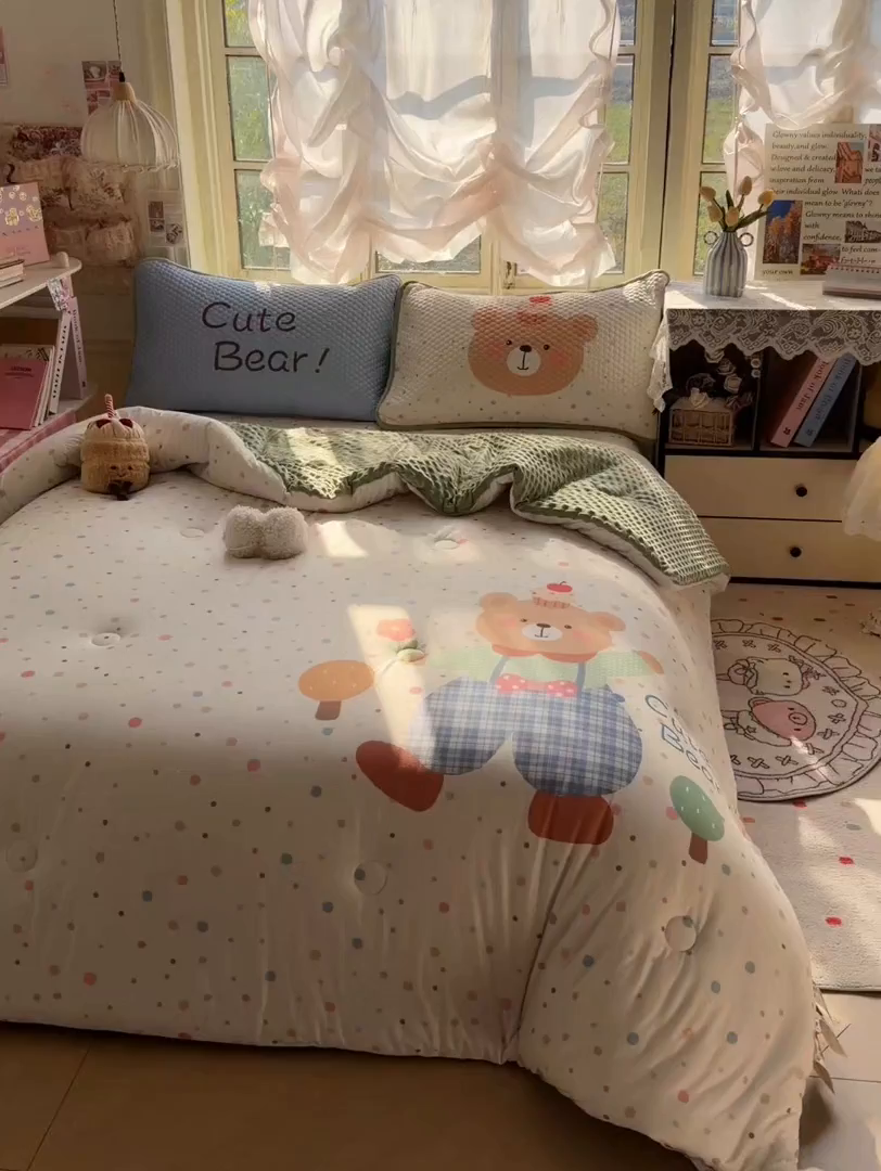 91家纺网 家纺一手货源 找家纺 丫丫家纺 2026直播热款A类针织棉豆豆被夏被春秋被空调被儿童学生大版卡通被子被芯 可爱小熊