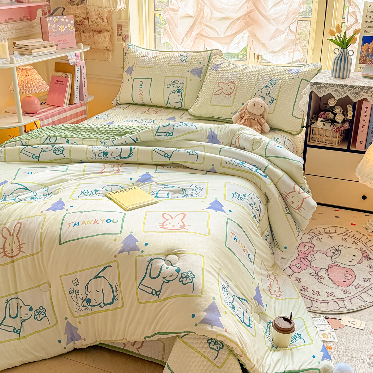 91家纺网 家纺一手货源 找家纺 丫丫家纺 2026直播热款A类针织棉豆豆被夏被春秋被空调被儿童学生大版卡通被子被芯 兔兔与狗