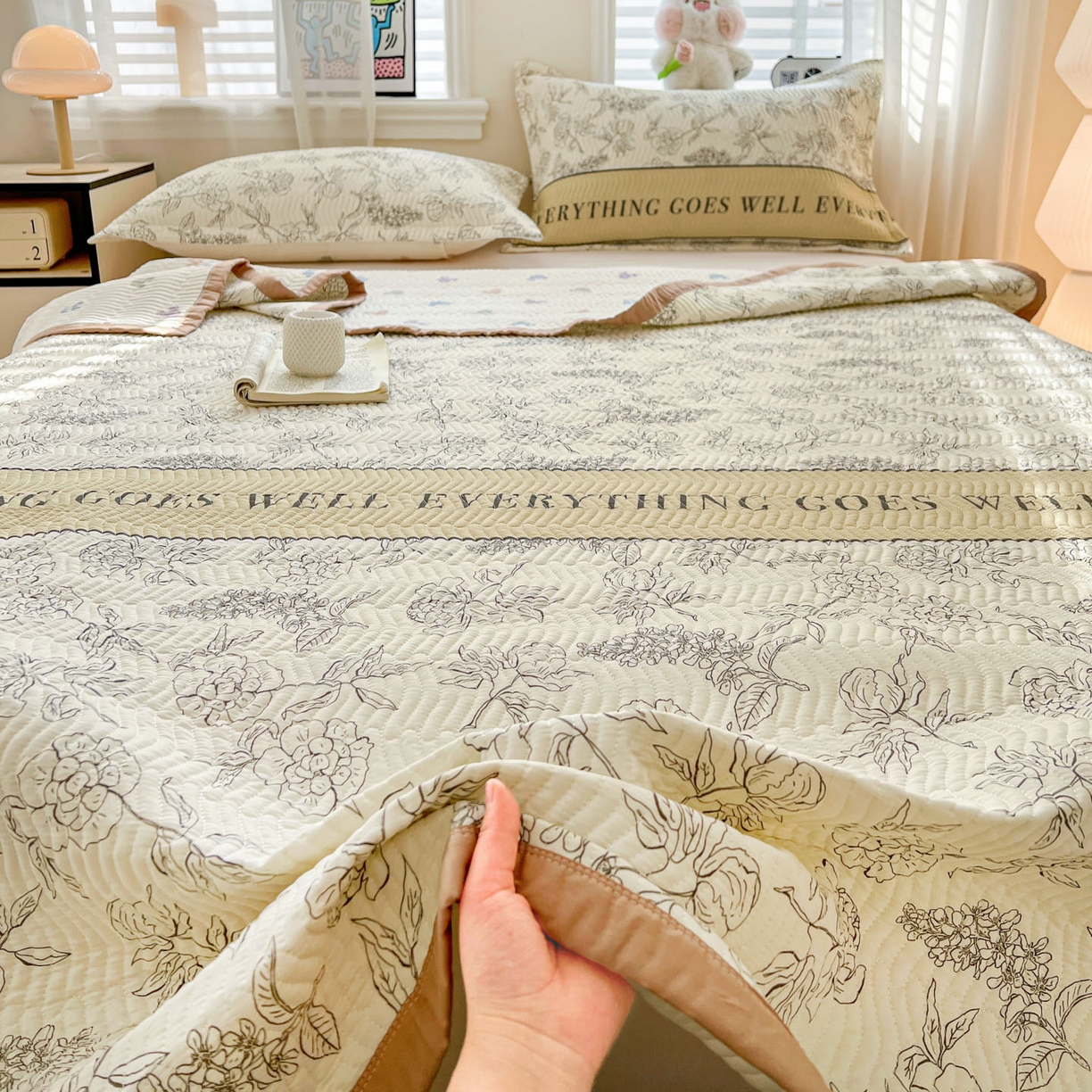 91家纺网 家纺一手货源 找家纺 梦精灵家纺 2026新款纯棉床盖单件全棉绗缝夹棉床单 四季通用榻榻米防滑学生宿舍单人被套枕套 午后茶花