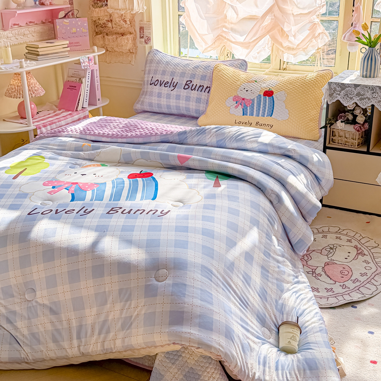 91家纺网 家纺一手货源 找家纺 丫丫家纺 2026直播热款A类针织棉豆豆被夏被春秋被空调被儿童学生大版卡通被子被芯 小兔乖乖