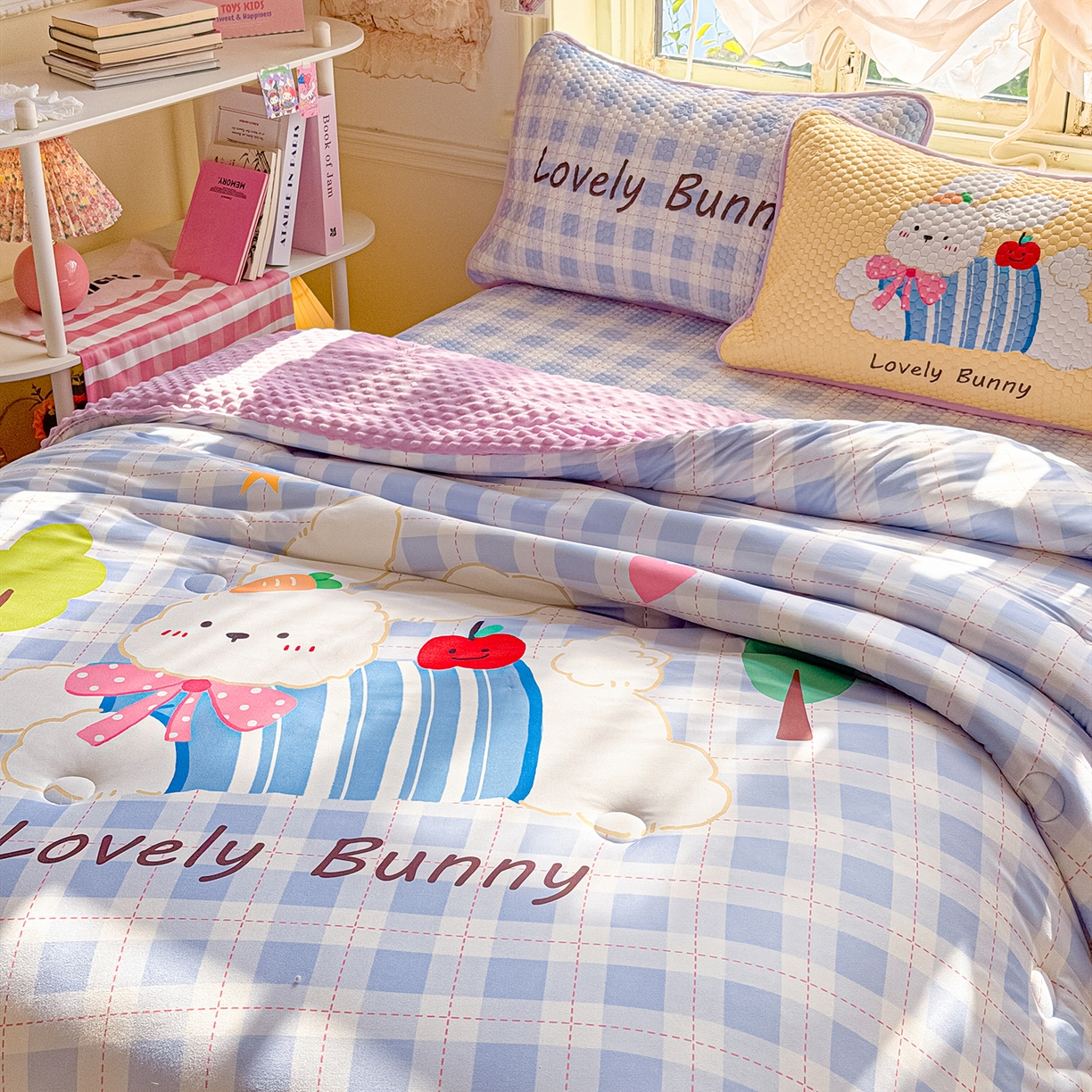 91家纺网 家纺一手货源 找家纺 丫丫家纺 2026直播热款A类针织棉豆豆被夏被春秋被空调被儿童学生大版卡通被子被芯 小兔乖乖