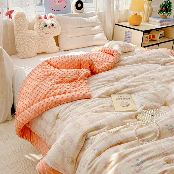 91家纺网 家纺一手货源 找家纺 小桃姐家纺 2025新款全棉豆豆绒儿童被 被子被芯 蛋糕小猫