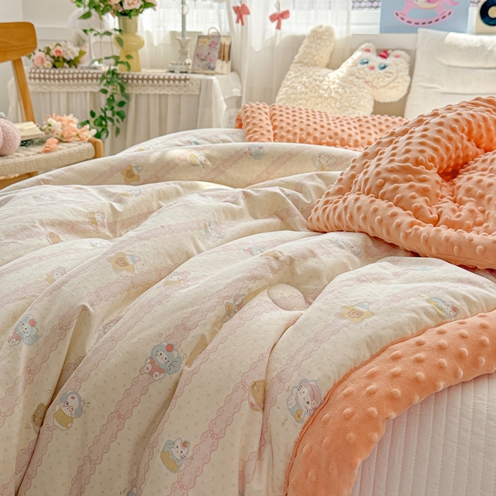 91家纺网 家纺一手货源 找家纺 小桃姐家纺 2025新款全棉豆豆绒儿童被 被子被芯 蛋糕小猫