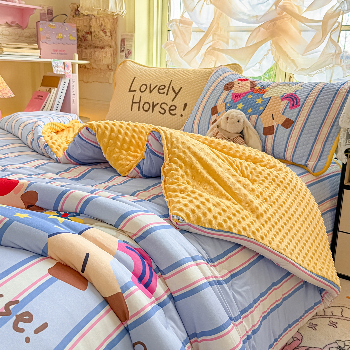 91家纺网 家纺一手货源 找家纺 丫丫家纺 2026直播热款A类针织棉豆豆被夏被春秋被空调被儿童学生大版卡通被子被芯 要嘛有马