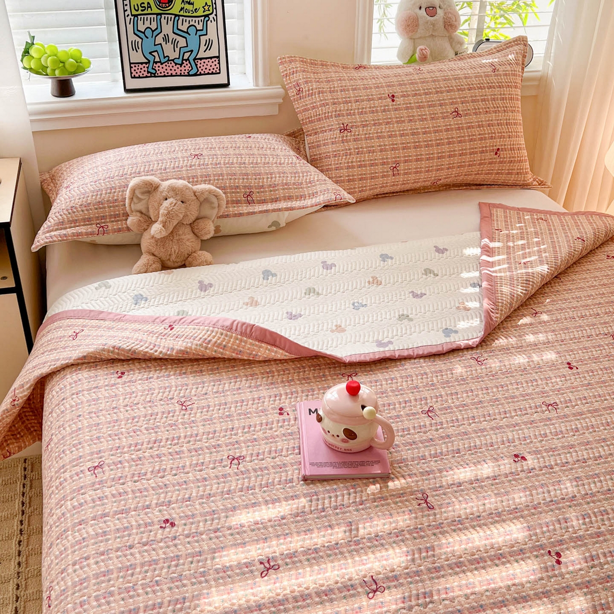 91家纺网 家纺一手货源 找家纺 梦精灵家纺 2026新款纯棉床盖单件全棉绗缝夹棉床单 四季通用榻榻米防滑学生宿舍单人被套枕套 香风樱蝶