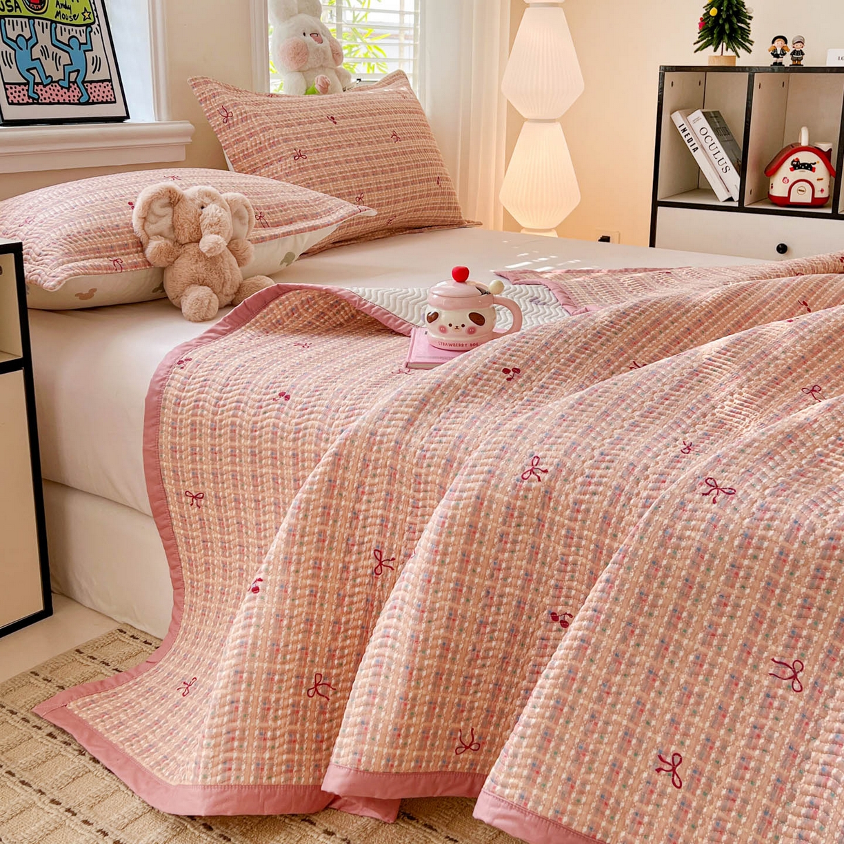 91家纺网 家纺一手货源 找家纺 梦精灵家纺 2026新款纯棉床盖单件全棉绗缝夹棉床单 四季通用榻榻米防滑学生宿舍单人被套枕套 香风樱蝶