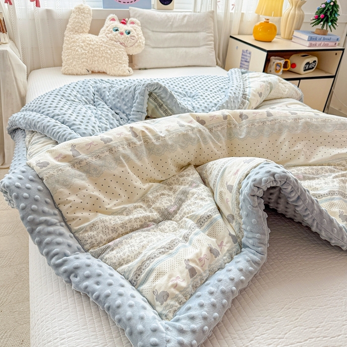 91家纺网 家纺一手货源 找家纺 小桃姐家纺 2025新款全棉豆豆绒儿童被 被子被芯 海盐兔