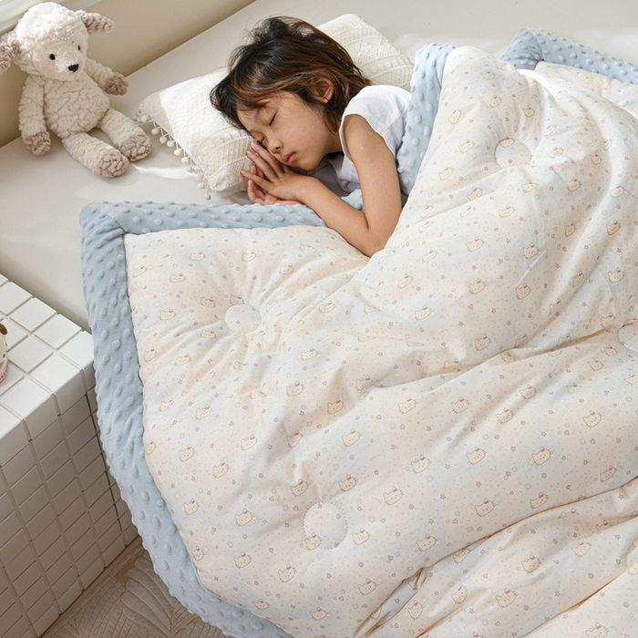 91家纺网 家纺一手货源 找家纺 小桃姐家纺 2025新款全棉豆豆绒儿童被 被子被芯 凯蒂猫