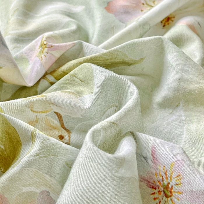 91家纺网 家纺一手货源 找家纺 胜权家纺 2026新款A类全棉法式13372数码印花夹棉床盖单品系列 花海绿