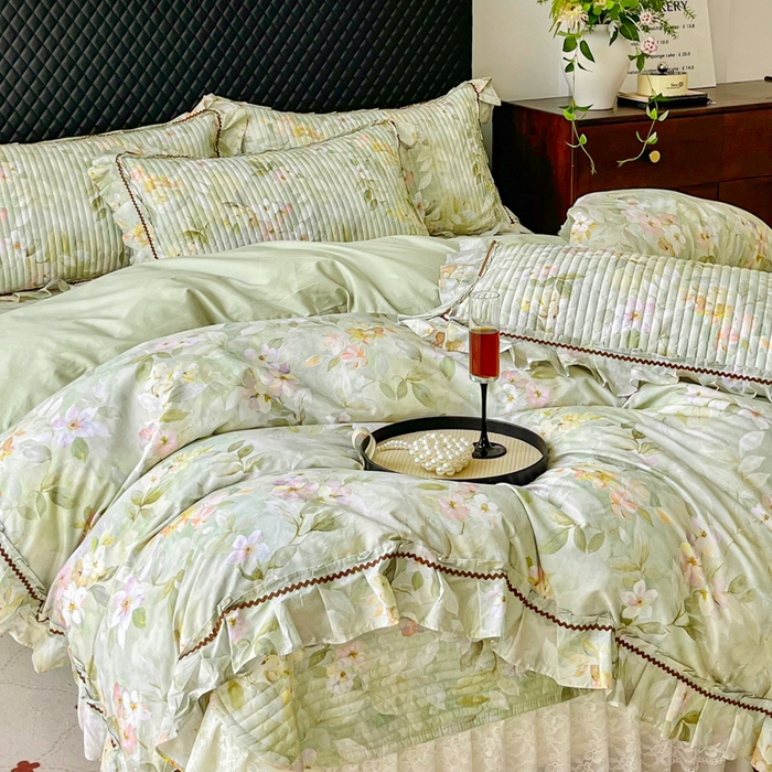 91家纺网 家纺一手货源 找家纺 胜权家纺 2026新款A类全棉法式13372数码印花夹棉床盖单品系列 花海绿