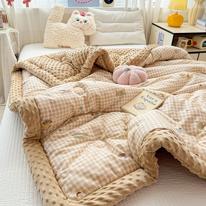 91家纺网 家纺一手货源 找家纺 小桃姐家纺 2025新款全棉豆豆绒儿童被 被子被芯 俏皮狗