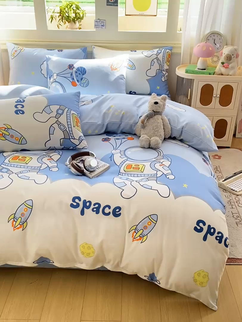 91家纺网 家纺一手货源 找家纺 朵朵家纺 2026新款水洗印花床单床笠款三四件套学生三四件套 宇航员