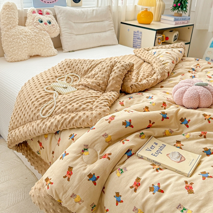 91家纺网 家纺一手货源 找家纺 小桃姐家纺 2025新款全棉豆豆绒儿童被 被子被芯 熊大大