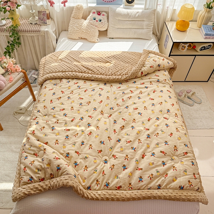 91家纺网 家纺一手货源 找家纺 小桃姐家纺 2025新款全棉豆豆绒儿童被 被子被芯 熊大大