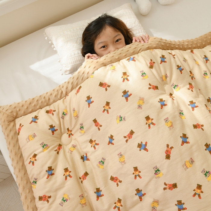 91家纺网 家纺一手货源 找家纺 小桃姐家纺 2025新款全棉豆豆绒儿童被 被子被芯 熊大大