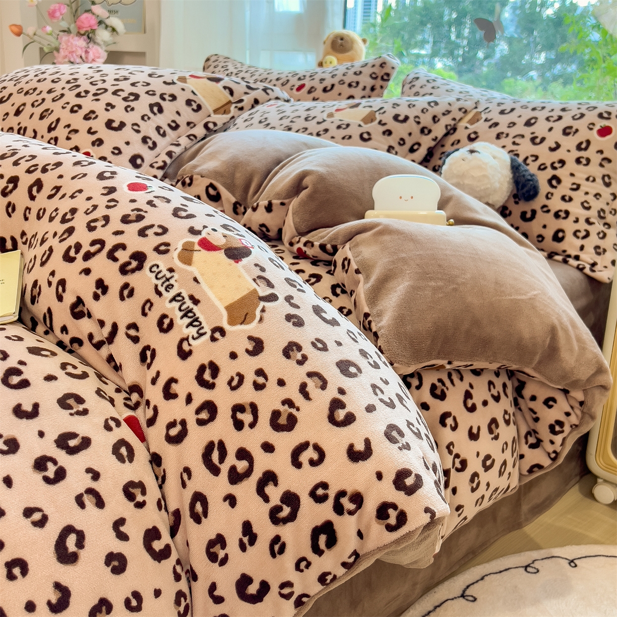 布凡家居 2026新款190g高克重牛奶绒印花四件套 豹纹腊肠