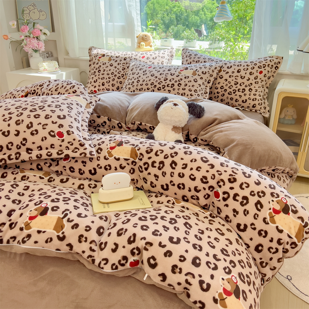 91家纺网 家纺一手货源 找家纺 布凡家居 2026新款190g高克重牛奶绒印花四件套 豹纹腊肠