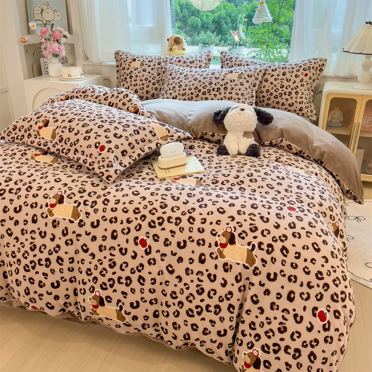 91家纺网 家纺一手货源 找家纺 布凡家居 2026新款190g高克重牛奶绒印花四件套 豹纹腊肠