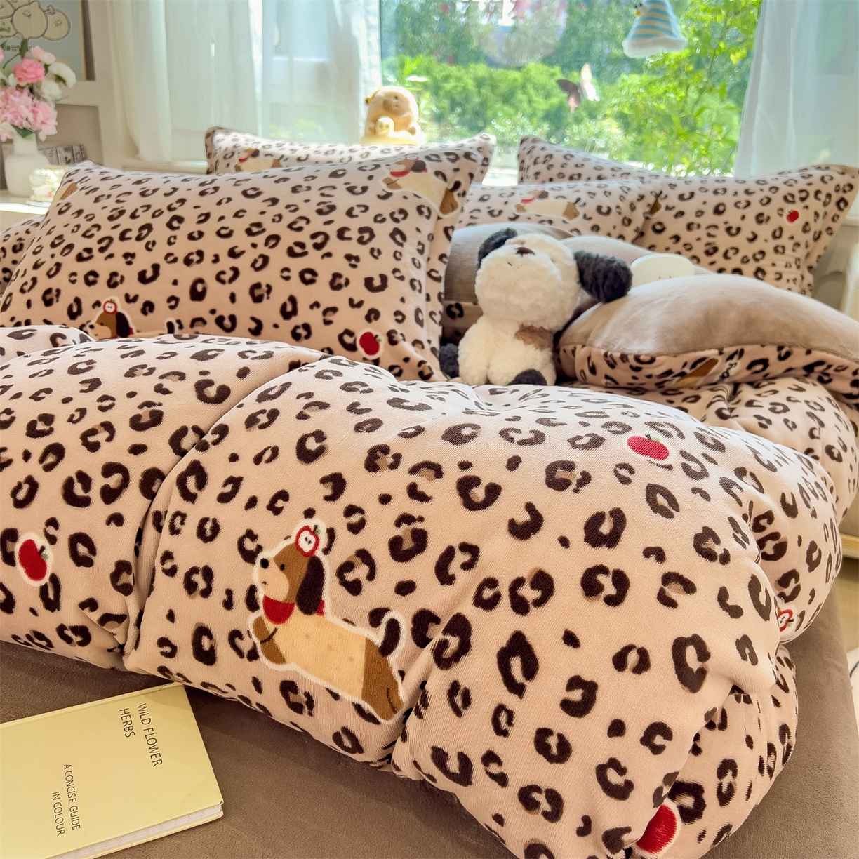 91家纺网 家纺一手货源 找家纺 布凡家居 2026新款190g高克重牛奶绒印花四件套 豹纹腊肠