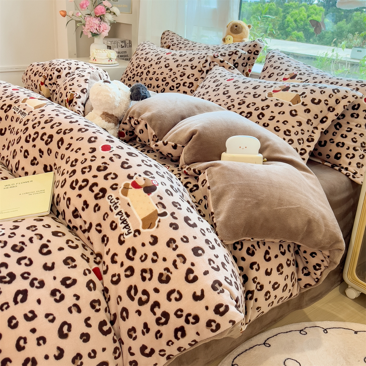 91家纺网 家纺一手货源 找家纺 布凡家居 2026新款190g高克重牛奶绒印花四件套 豹纹腊肠