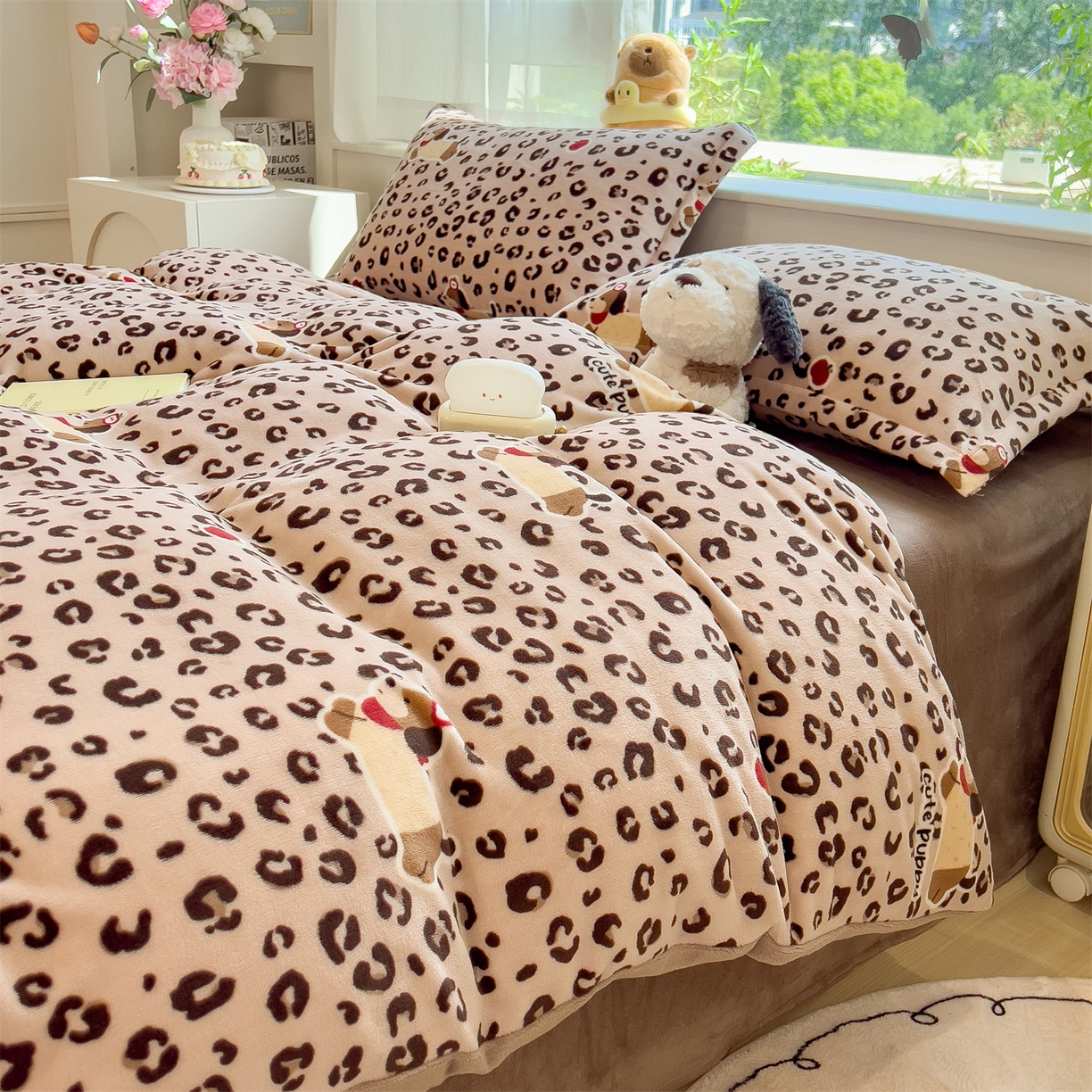 91家纺网 家纺一手货源 找家纺 布凡家居 2026新款190g高克重牛奶绒印花四件套 豹纹腊肠