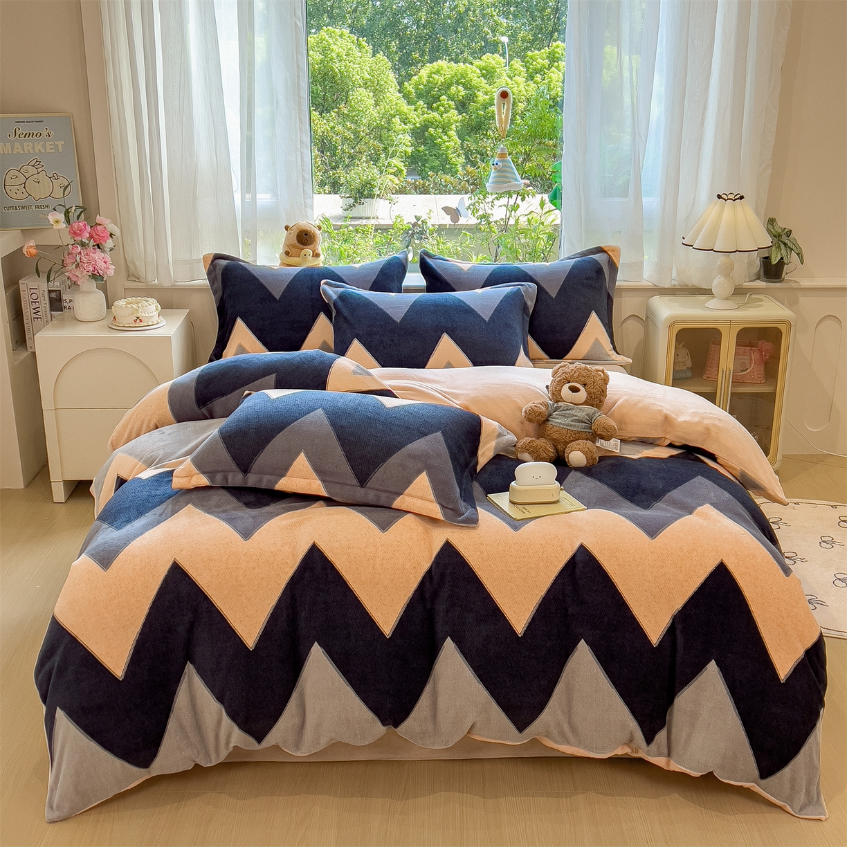 91家纺网 家纺一手货源 找家纺 布凡家居 2026新款190g高克重牛奶绒印花四件套 层浪