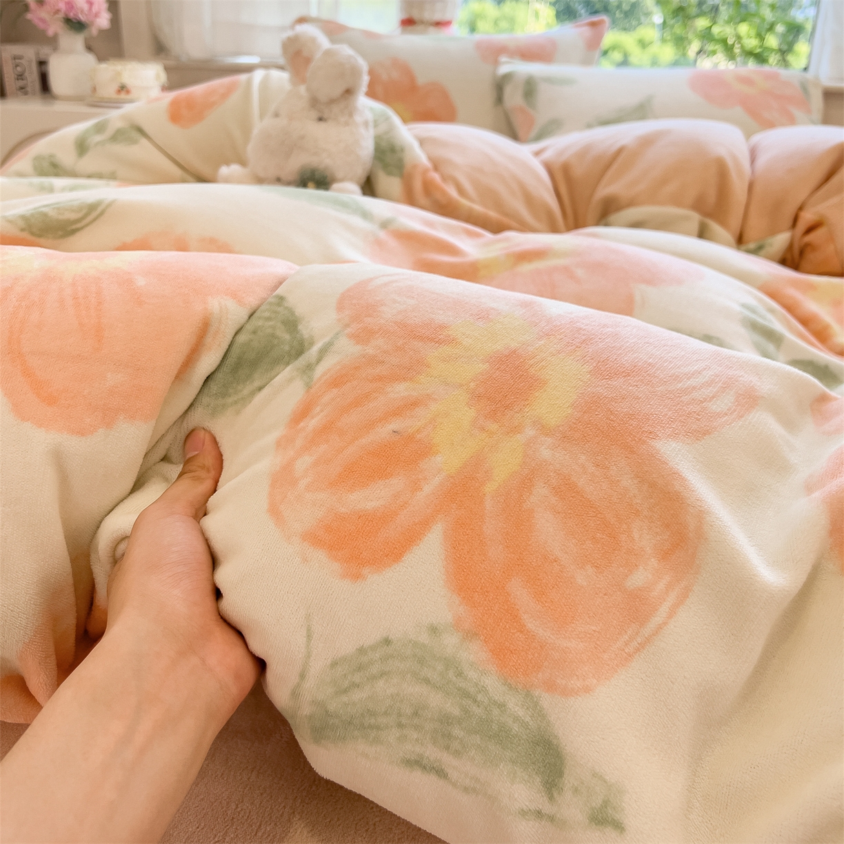 91家纺网 家纺一手货源 找家纺 布凡家居 2026新款190g高克重牛奶绒印花四件套 橙花漫语