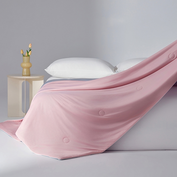 91家纺网 家纺一手货源 找家纺 梦恬佳 2025新款A类凉感丝夏凉被 烟粉