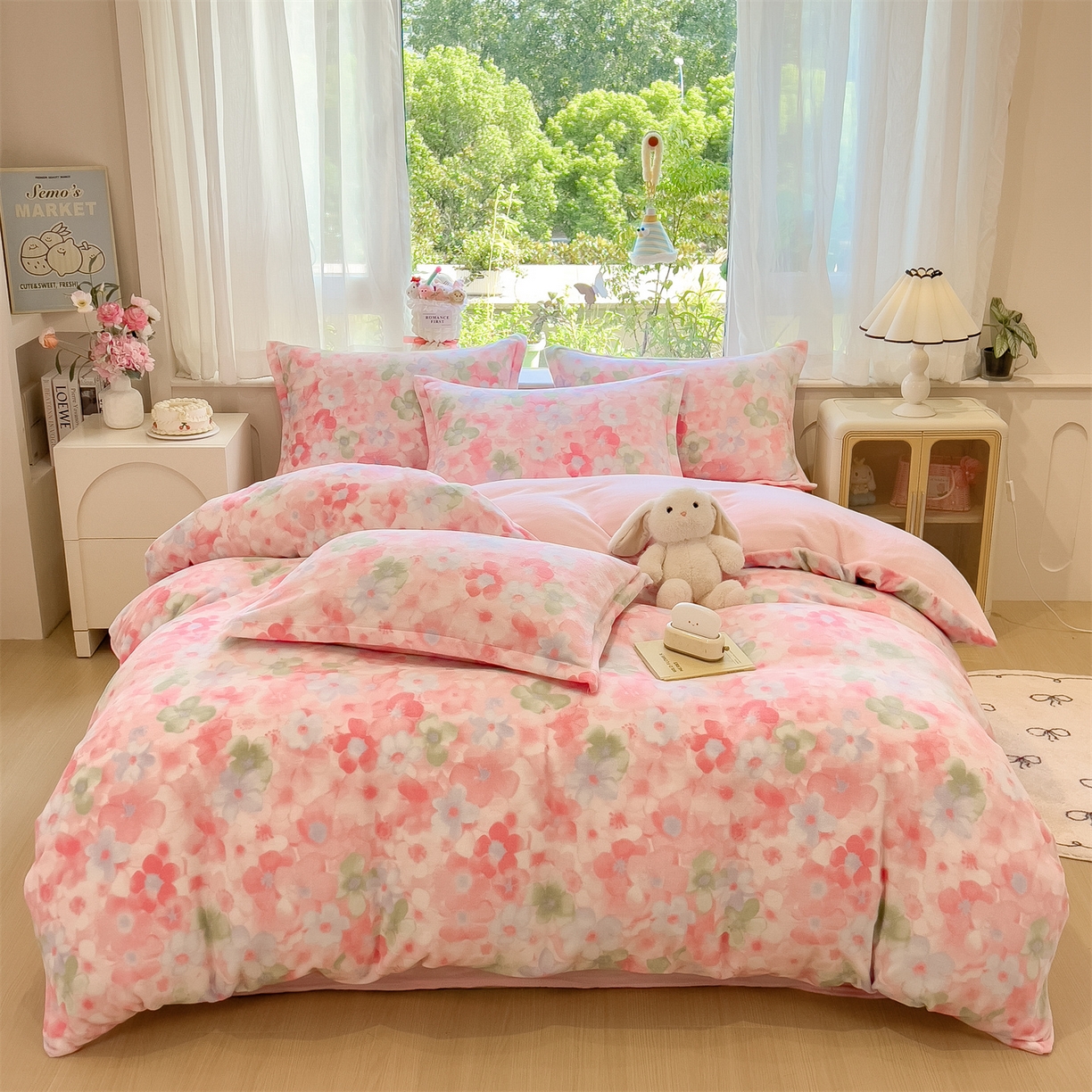 91家纺网 家纺一手货源 找家纺 布凡家居 2026新款190g高克重牛奶绒印花四件套 晴窗花叙