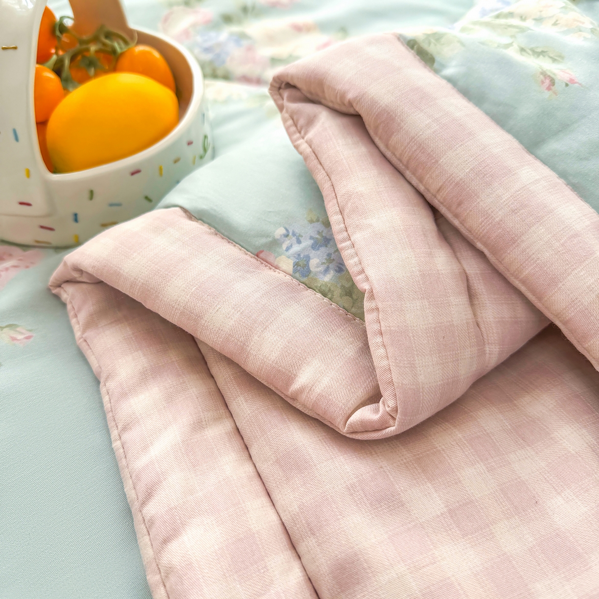 91家纺网 家纺一手货源 找家纺 寝美资家居 2026新款A类里外全棉夏凉被四件套-风格三 柔纱花影