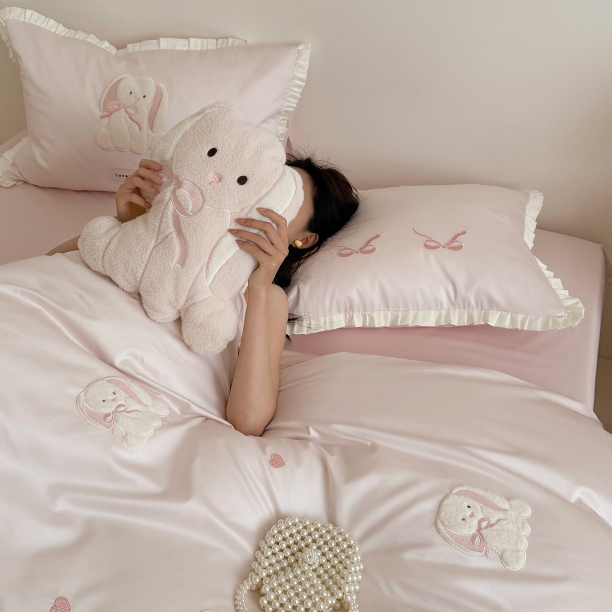 91家纺网 家纺一手货源 找家纺 （总）鹿班家居 2026春夏新款100s长绒棉纯棉贴布绣四件套-萌兔日记（标准会员-20元）