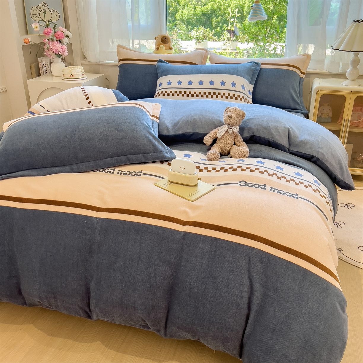 91家纺网 家纺一手货源 找家纺 布凡家居 2026新款190g高克重牛奶绒印花四件套 星影