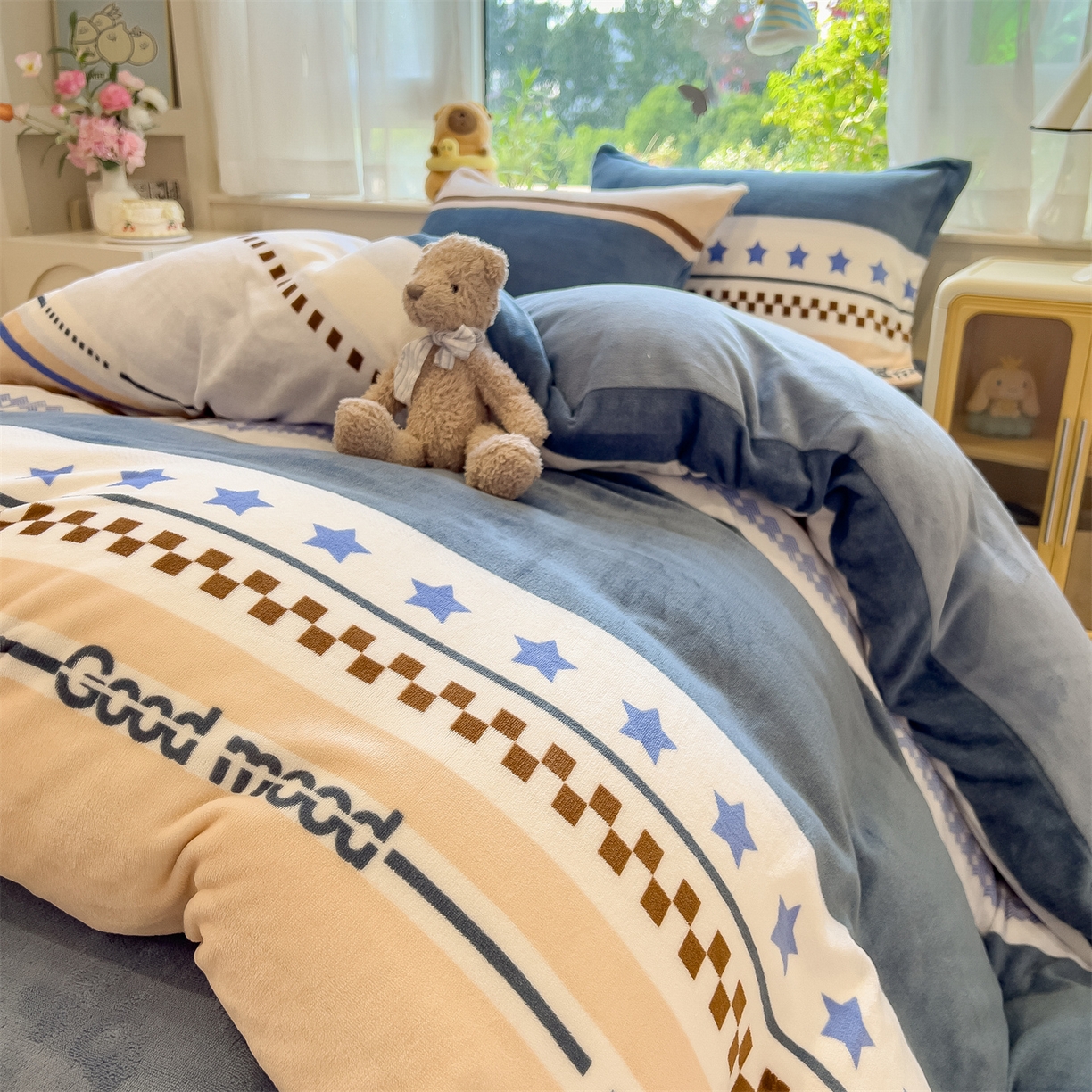 91家纺网 家纺一手货源 找家纺 布凡家居 2026新款190g高克重牛奶绒印花四件套 星影