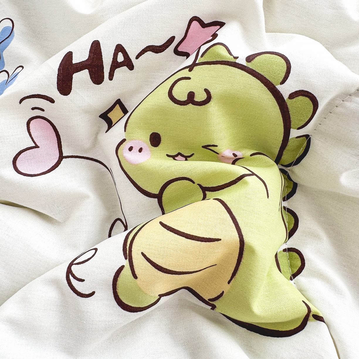 91家纺网 家纺一手货源 找家纺 寝美资家居 2026新款A类里外全棉夏凉被四件套-风格三 小恐龙