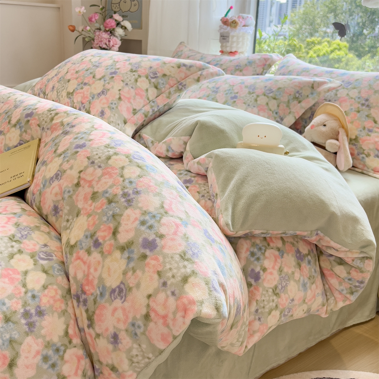 91家纺网 家纺一手货源 找家纺 布凡家居 2026新款190g高克重牛奶绒印花四件套 枕花眠