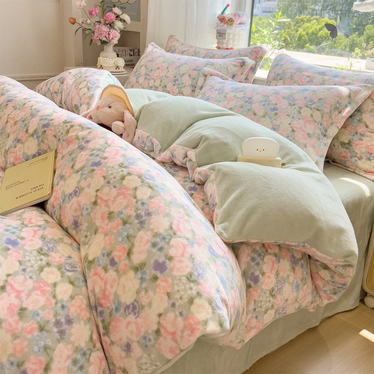 91家纺网 家纺一手货源 找家纺 布凡家居 2026新款190g高克重牛奶绒印花四件套 枕花眠