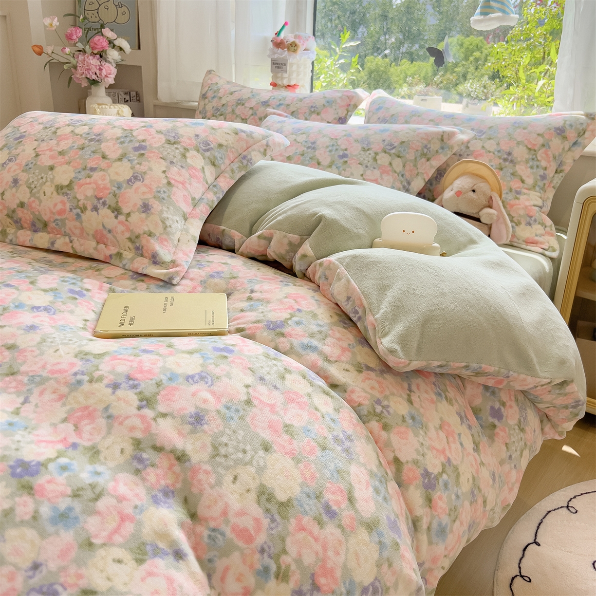 91家纺网 家纺一手货源 找家纺 布凡家居 2026新款190g高克重牛奶绒印花四件套 枕花眠