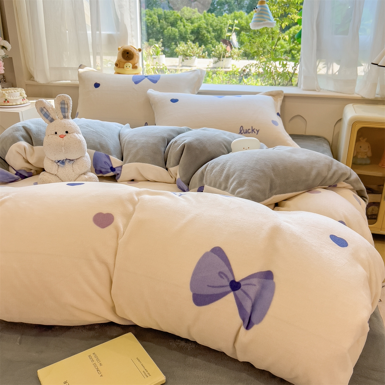 91家纺网 家纺一手货源 找家纺 布凡家居 2026新款190g高克重牛奶绒印花四件套 紫蝶幸运曲