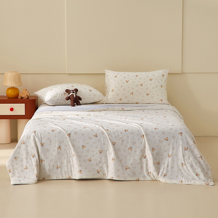 91家纺网 家纺一手货源 找家纺 梦恬佳 2026新款冰淇淋印花凉感丝夏凉被小冰被 绅士小熊