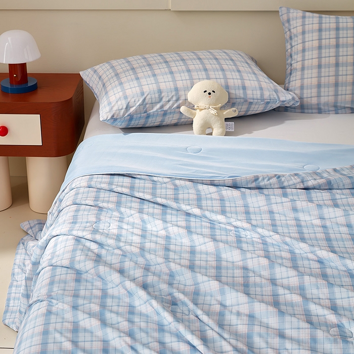 91家纺网 家纺一手货源 找家纺 梦恬佳 2026新款冰淇淋印花凉感丝夏凉被小冰被 蓝格纹