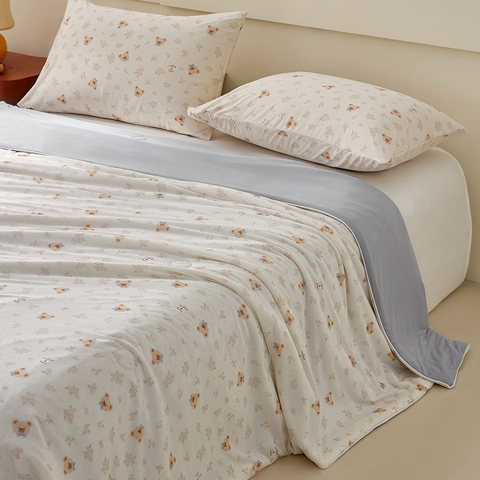 91家纺网 家纺一手货源 找家纺 梦恬佳 2026新款冰淇淋印花凉感丝夏凉被小冰被 绅士小熊