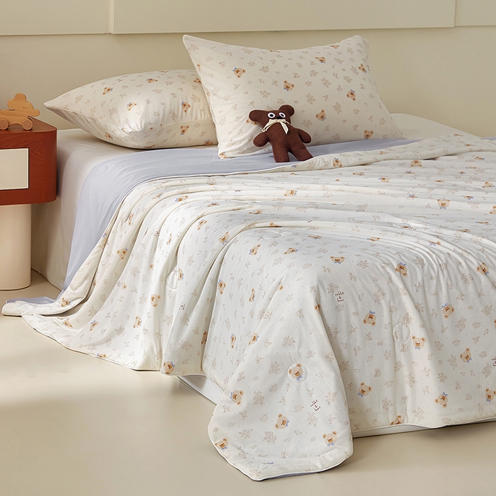 91家纺网 家纺一手货源 找家纺 梦恬佳 2026新款冰淇淋印花凉感丝夏凉被小冰被 绅士小熊