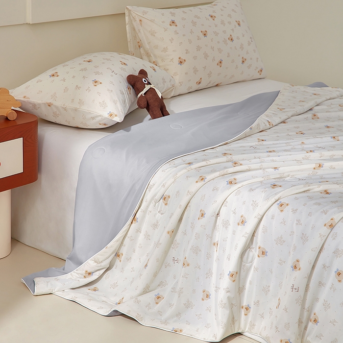 91家纺网 家纺一手货源 找家纺 梦恬佳 2026新款冰淇淋印花凉感丝夏凉被小冰被 绅士小熊