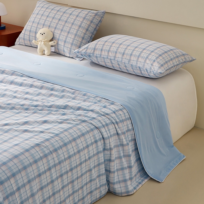 91家纺网 家纺一手货源 找家纺 梦恬佳 2026新款冰淇淋印花凉感丝夏凉被小冰被 蓝格纹