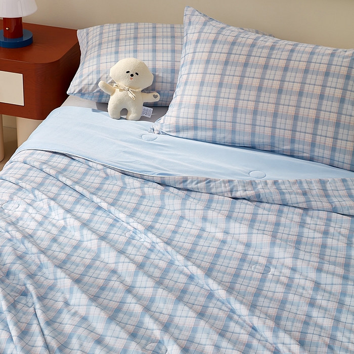 91家纺网 家纺一手货源 找家纺 梦恬佳 2026新款冰淇淋印花凉感丝夏凉被小冰被 蓝格纹